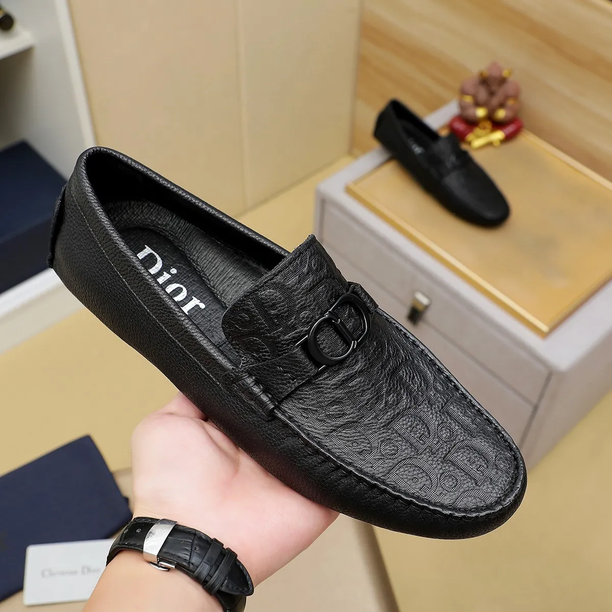 Men's shoes 💰380 🕷️🕷️[Dior] Dior's new casual men's shoes are launched in Hong Kong counters. Official website 1:1 production. Italian original first-layer cowhide + 🐷 leather lining. Designed by European and American masters. Perfect shape to create counter quality, solid color rubber wear-resistant outsole and classic dazzling toe! Super versatile and very comfortable. High-end without losing taste, fashionable and novel! ! Absolute focus! Colors available! Code number 38-44 (45.46 customized)